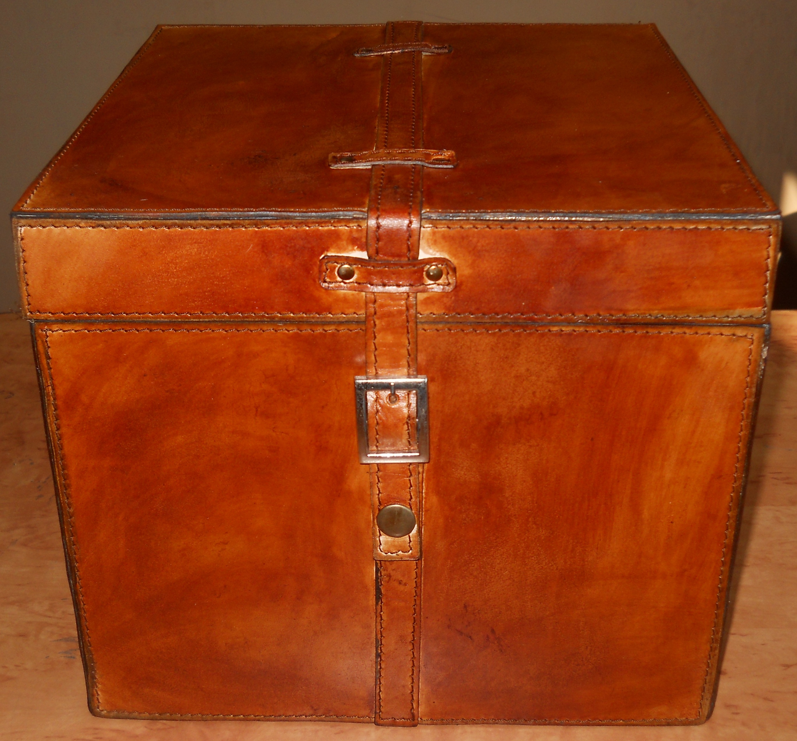 TAN TC SQUIRE BOX